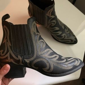 Dolce Vita Western Booties